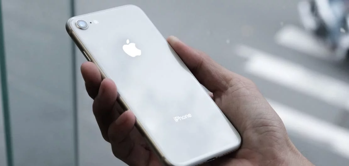 iPhone 8 silver iOS